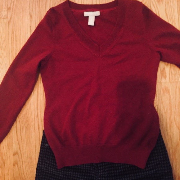 Mauve Banana Republic V-Neck Sweater - Picture 2 of 4